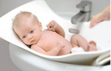 婴儿感冒能不能洗澡