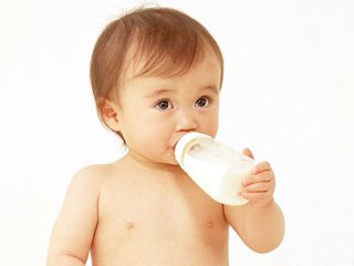 两个月的婴儿吃多少毫升奶粉