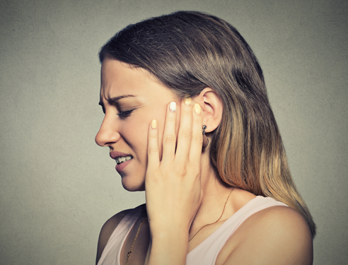 耳鸣是什么原因引起的?