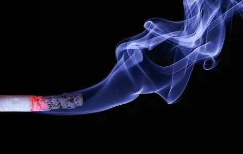 抽烟对身体有哪些危害？