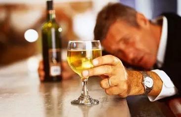 饮酒的危害有哪些 伤肾伤肝